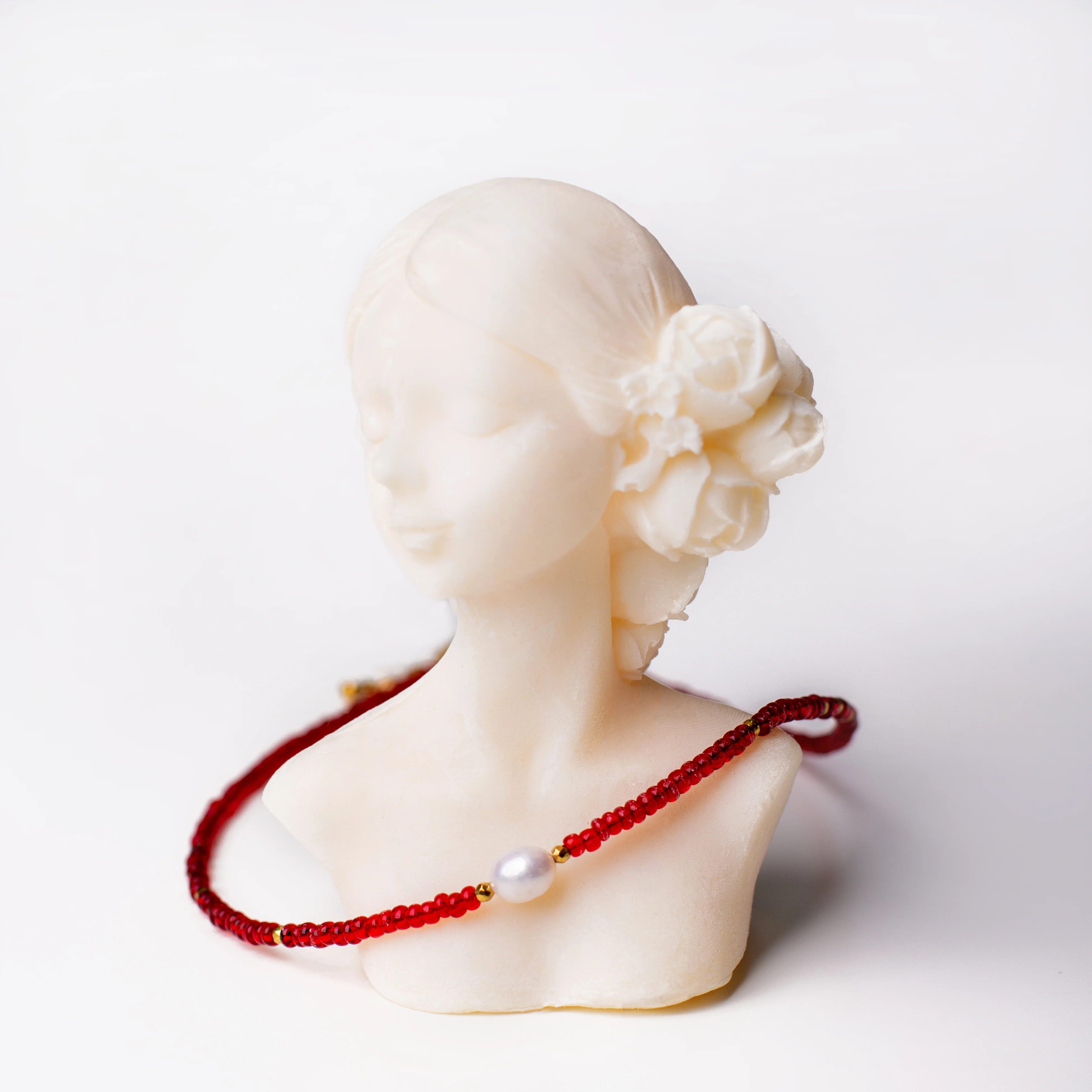 Κολιέ μαργαριτάρι με κόκκινες χάντρες και χρυσό αιματίτη  - Σταγόνα λάμψης