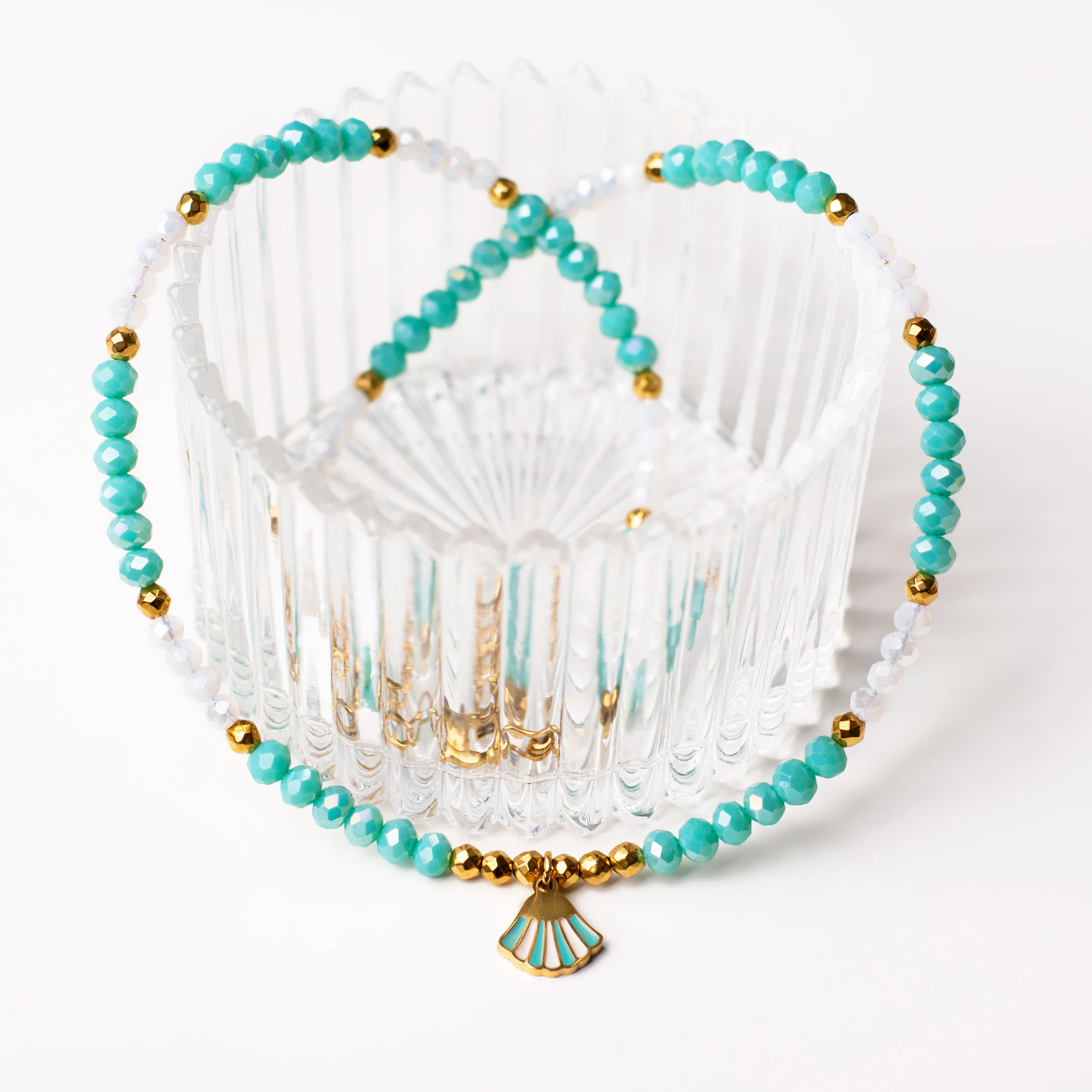 Κολιέ κοχύλι με αιματίτη και τυρκουάζ κρύσταλλα – Δώρο της θάλασσας